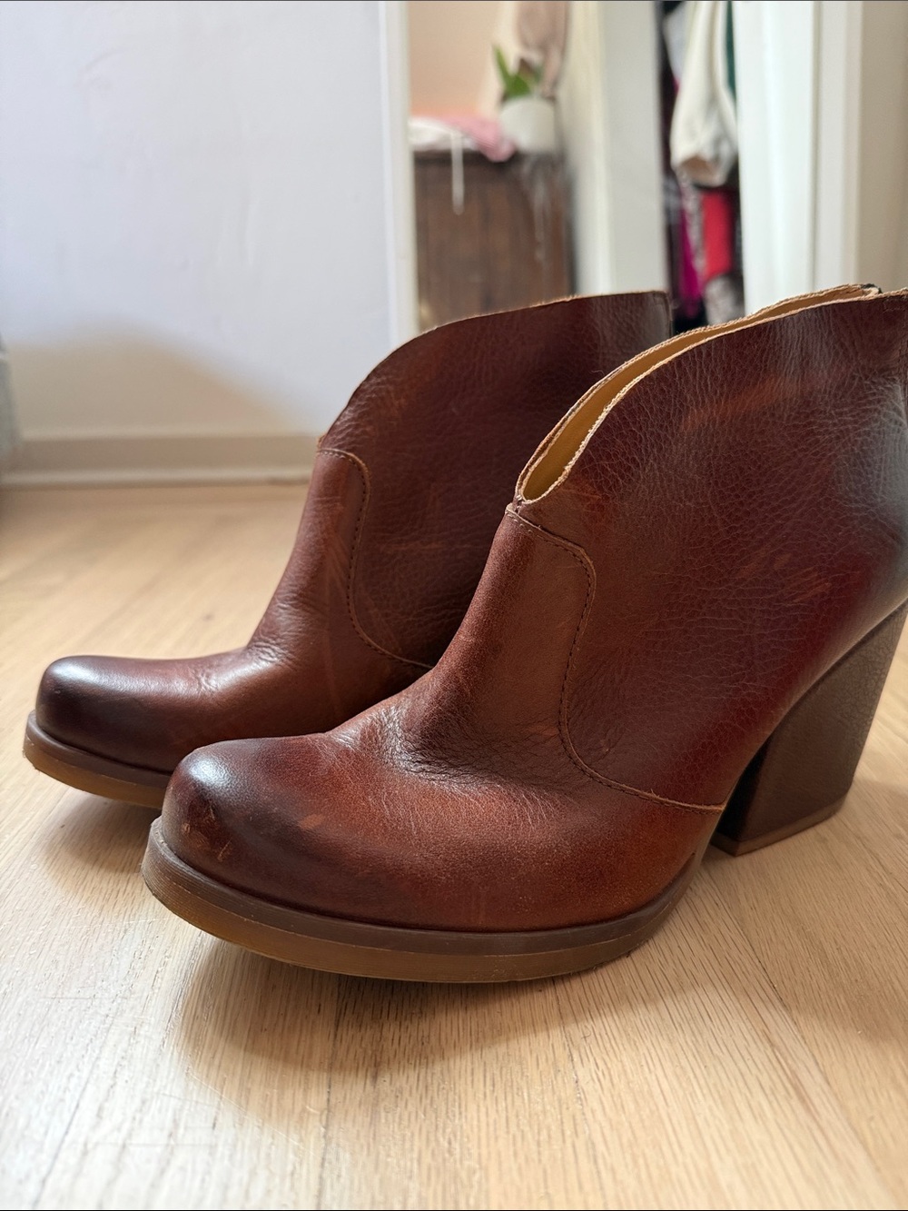 Korks Block heel Western Ankle Boots